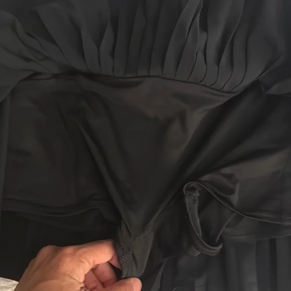 ALO Yoga Black Skater Skirt - Picture 4 of 4